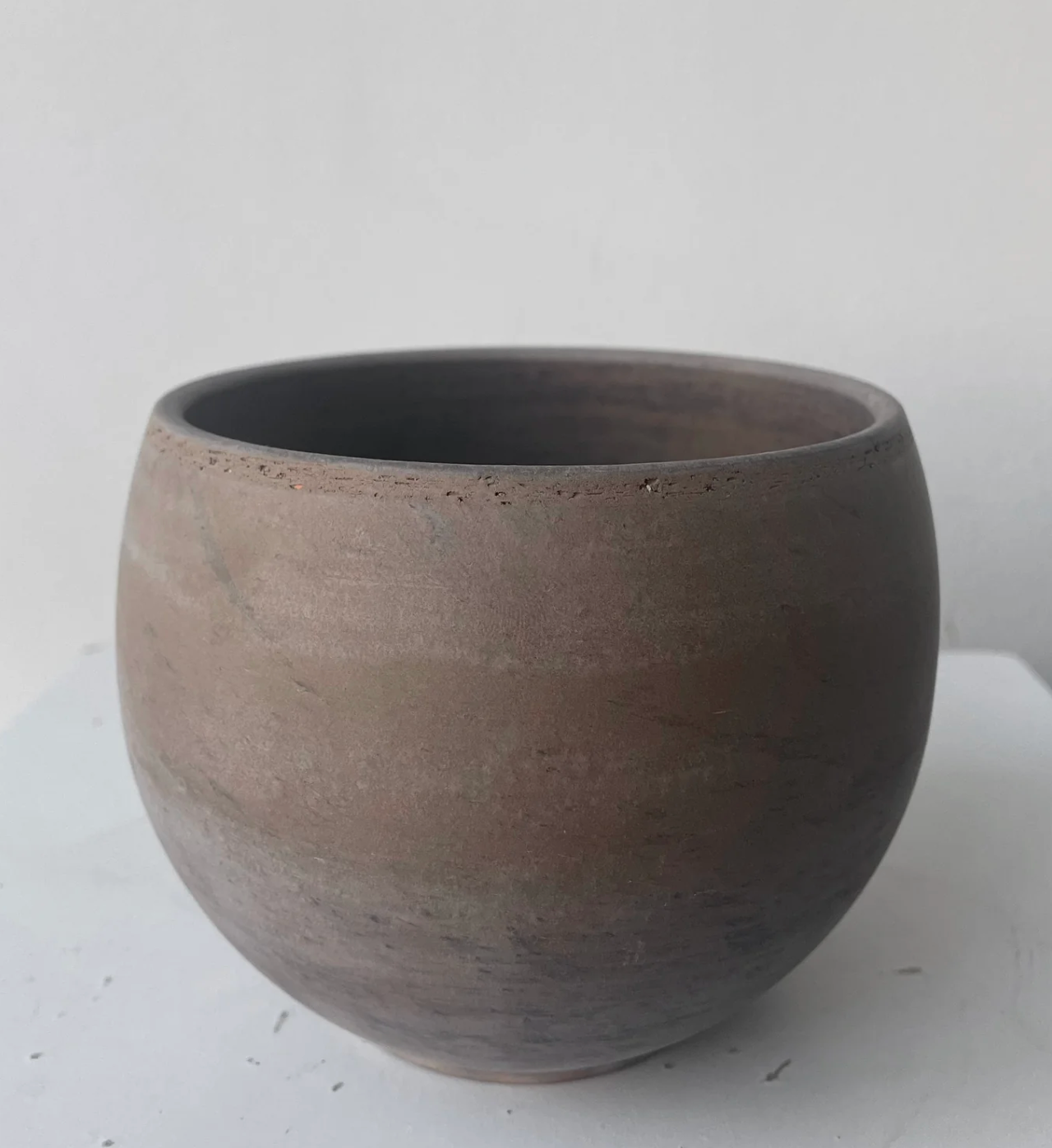 Luna Sphere Pot Basalt 6.5"